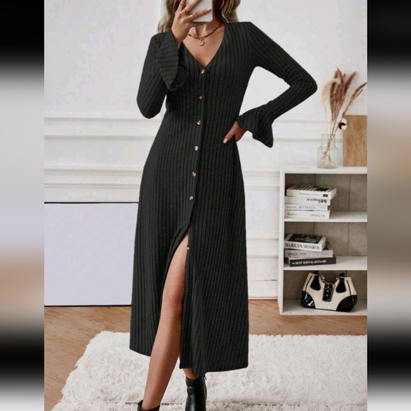 Black Essnce Flounce Long Sleeve Button Front Dress Flowy Nwot Size Large - Picture 1 of 4